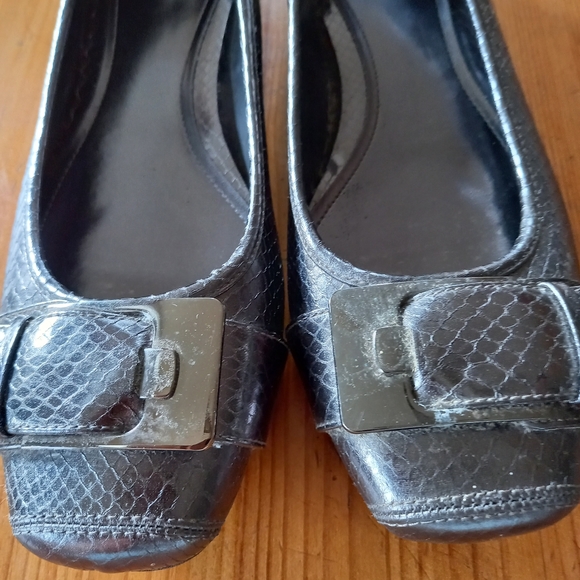 Jessica Sears Shoes ‐ Flats with metal accent - Picture 4 of 6